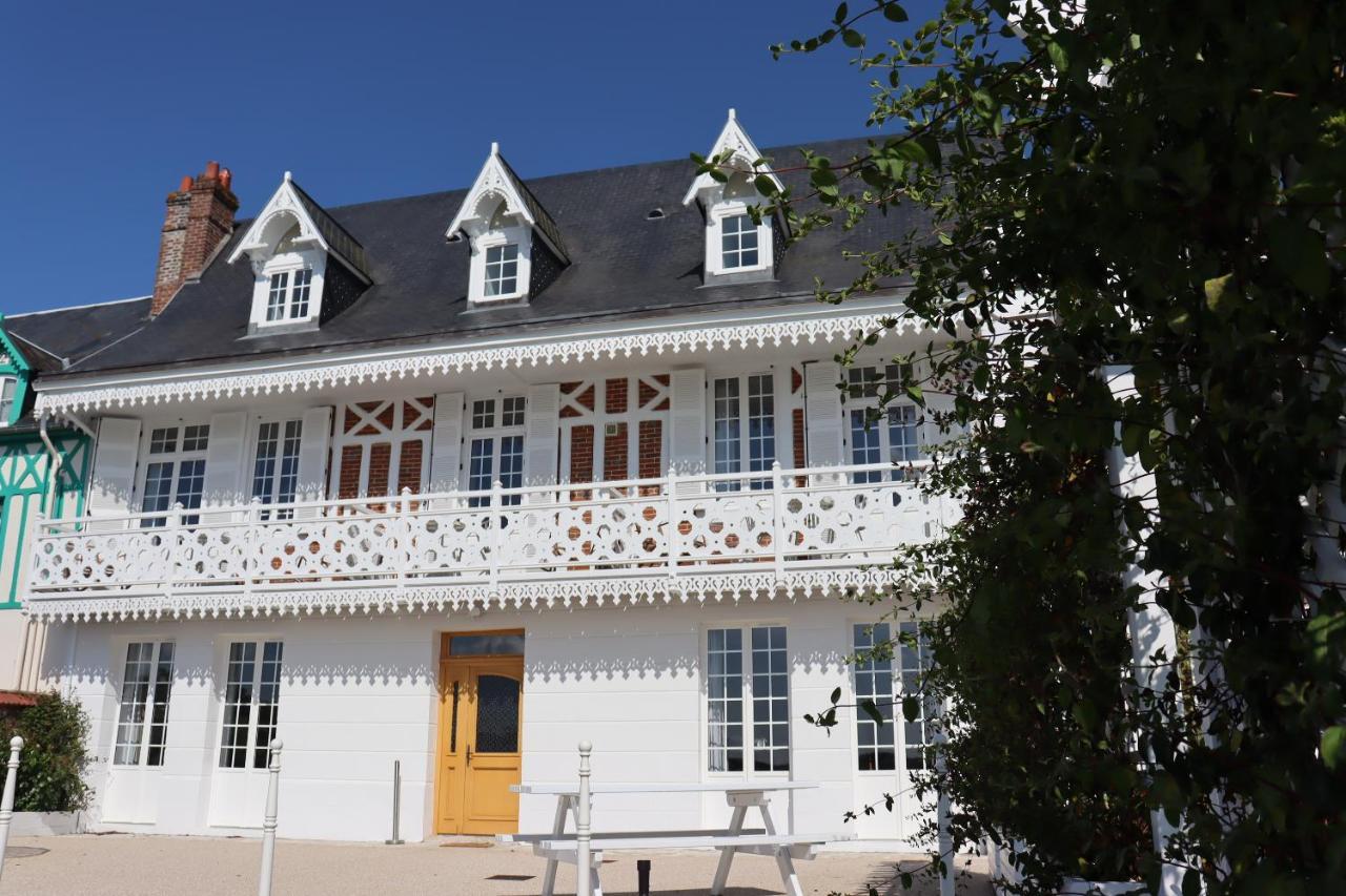 White House, Maison D'Hotes Villequier Luaran gambar