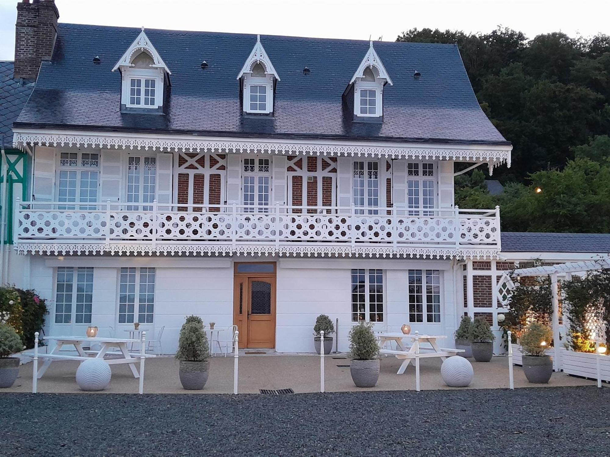 White House, Maison D'Hotes Villequier Luaran gambar